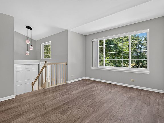 5th image of 320 Fieldstone Ct #320