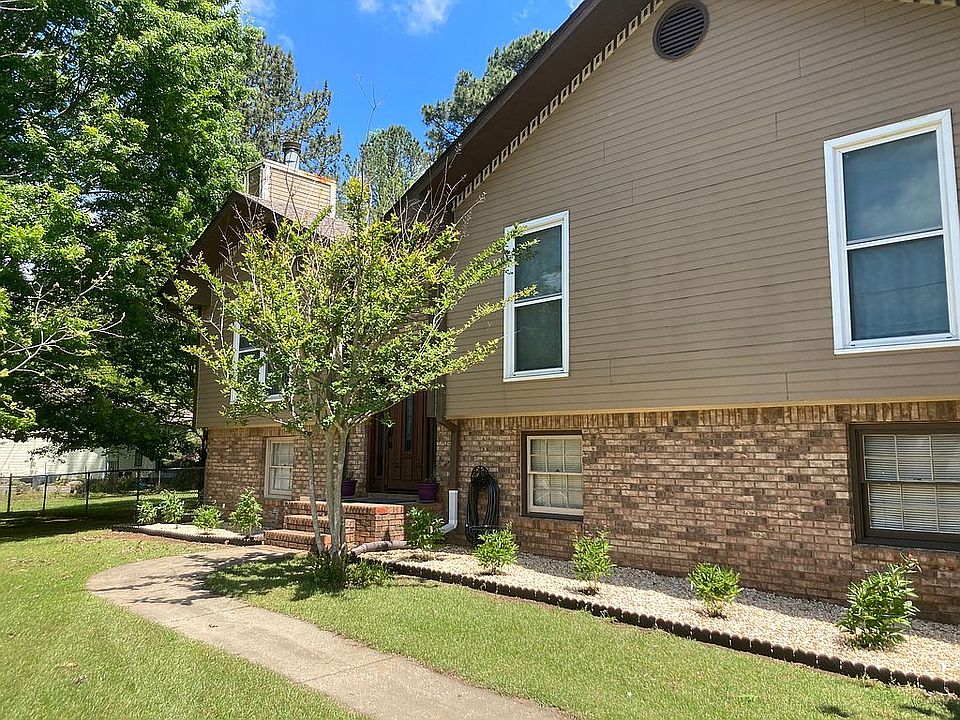 2nd image of 616 Thinbark Ln