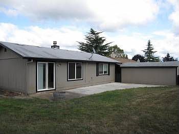 5th image of 15701 SE 12th St