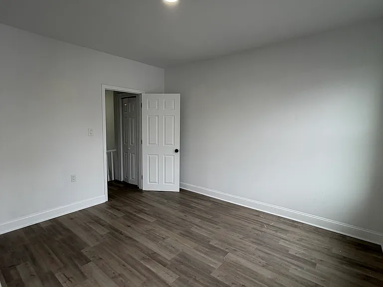 6415 Glenmore Ave #2 — Photo 9