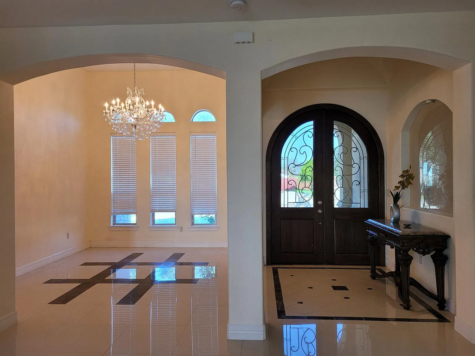 4 bed, 2790 sqft, $2,700 — Photo 4
