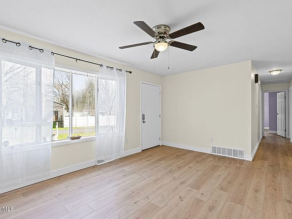 4th image of 79 S Amherst Avenue