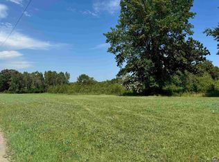 802 SE 17th St, Topeka, KS 66607