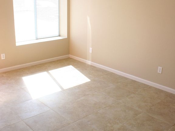3rd image of 2921 Brookside Dr APT B