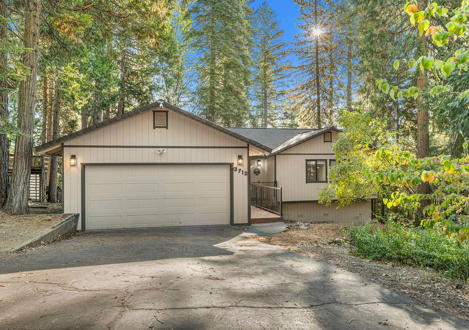 3-Bedroom Home with Forest Views in Pollock Pines — Photo 3