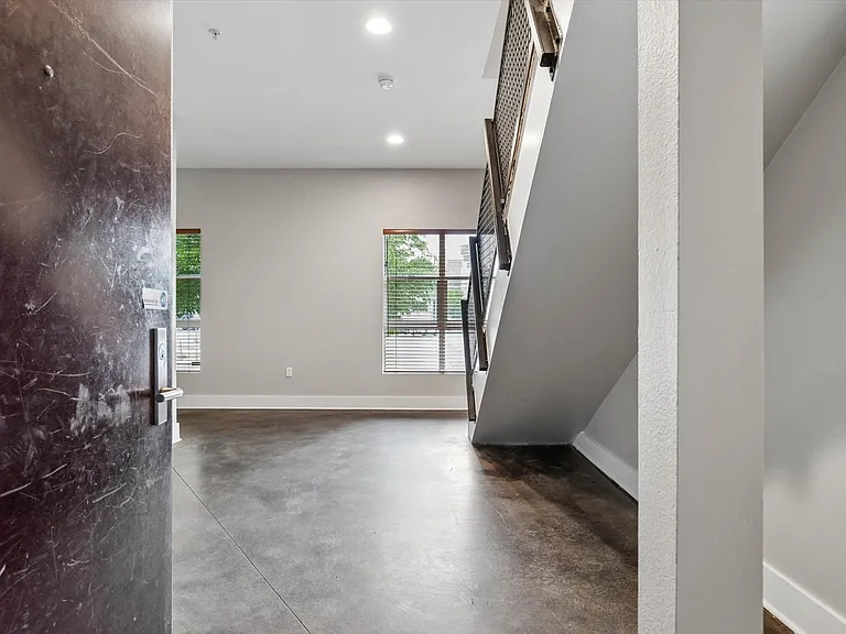 2400 Champa St #5 — Photo 2
