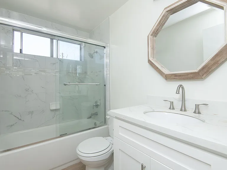 3646 Mentone Ave #9 — Photo 14
