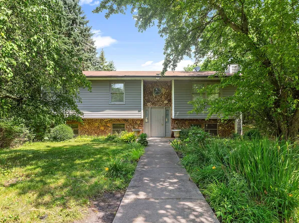 27806 W Grass Lake Rd, Spring Grove, IL 60081