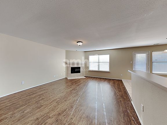 3rd image of 7232 Lindentree Ln