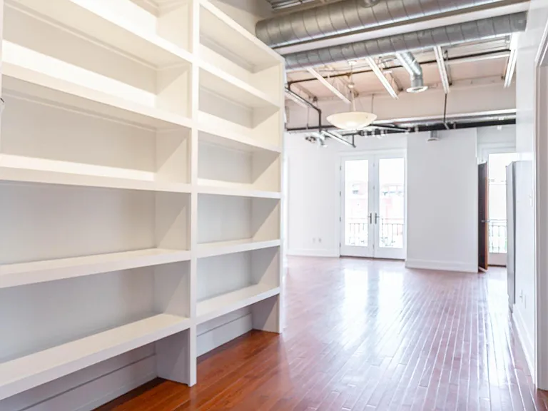 107 1st St S #210 — Photo 9