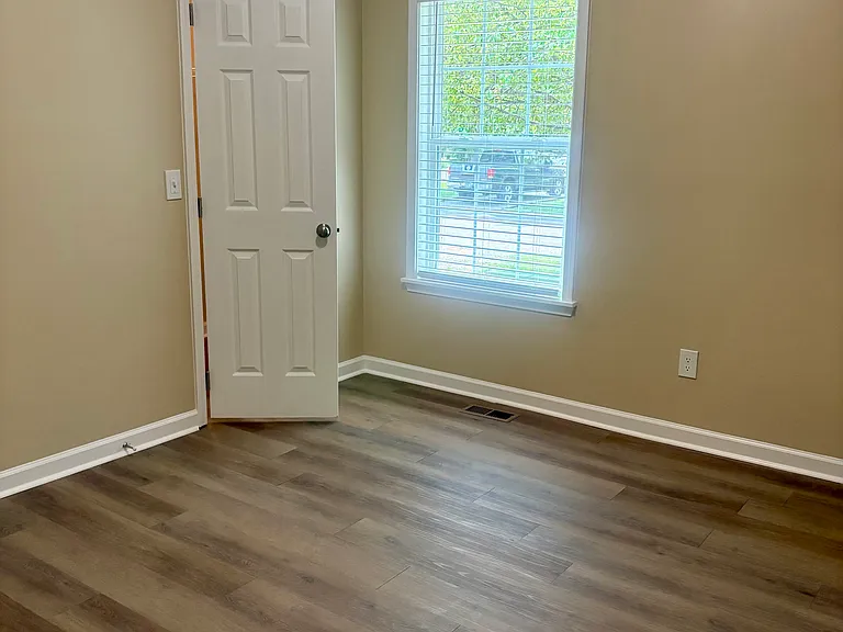 1039 N Lakeshore Dr — Photo 11