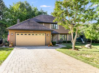 5456 Cascade Dr, Lisle, IL 60532