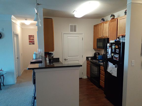2nd image of 46935 Cameo Ln #302