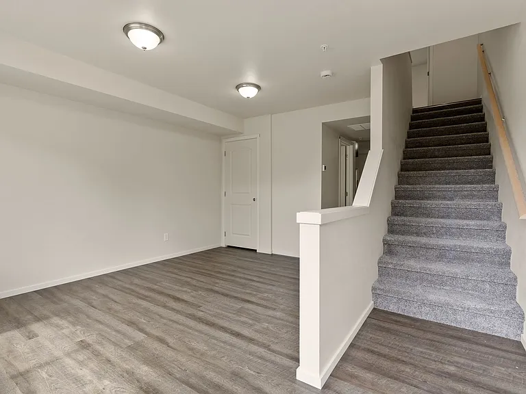 Pence Properties Alki — Photo 15