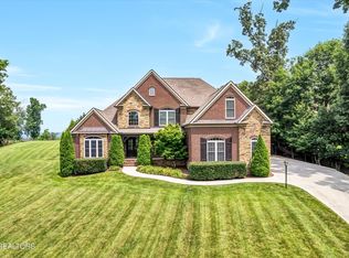 2100 Jakes Walk Ln, Knoxville, TN 37932