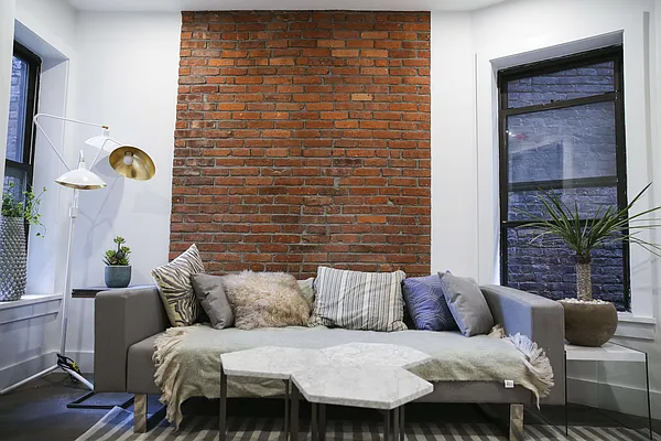 Rented by Besen Partners, LLC | media 35