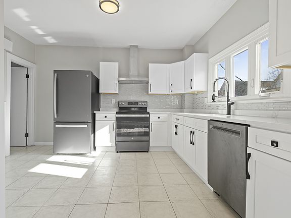 3rd image of 46 William St #3