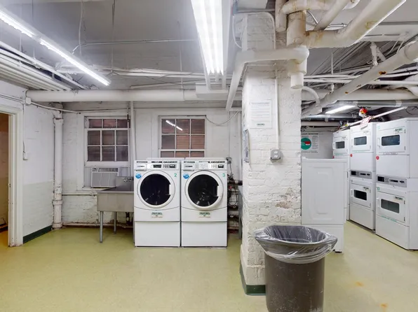 301 East 38th Street image 20 of 25