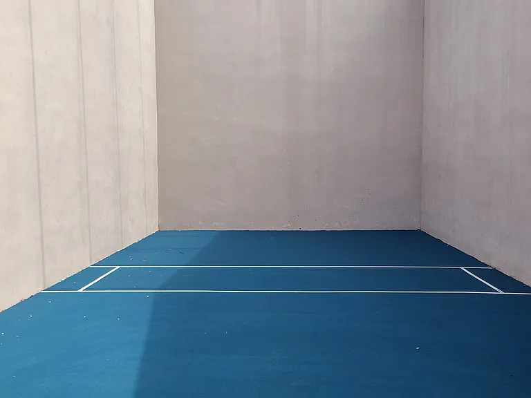 2 racquetball courts