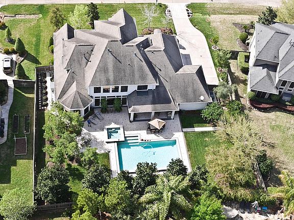 2nd image of 1107 Oak Park Ln