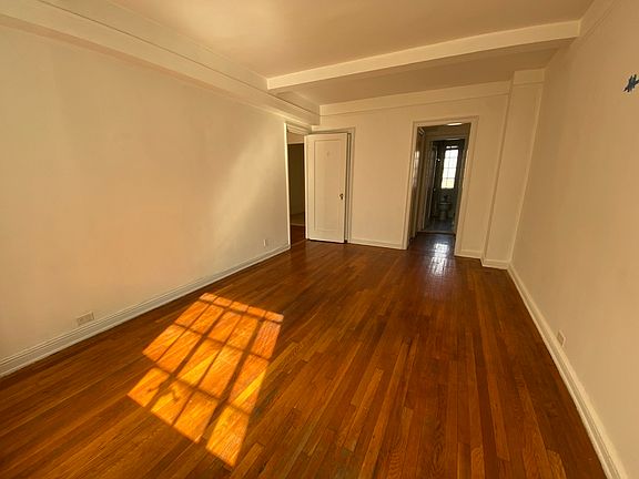 3rd image of 227 E 57th St APT 12D