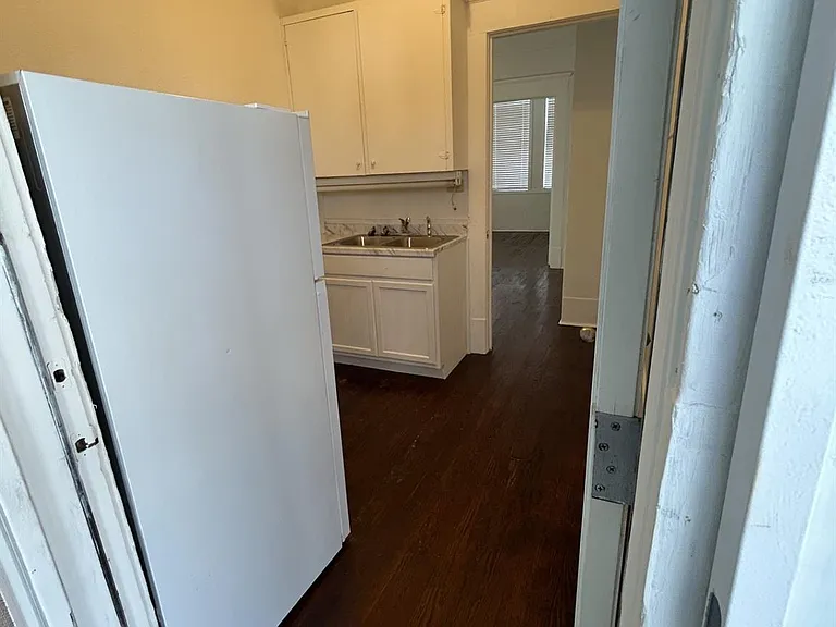 2514 Avenue M #2 — Photo 5