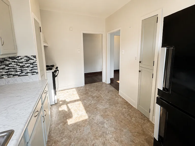115 W James St #2 — Photo 9