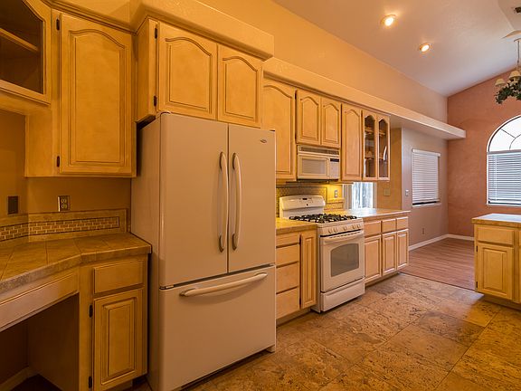 5th image of 5395 Yellow Pine Way