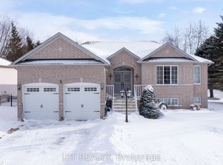 1 Bay Ct, Wasaga Beach, ON L9Z1P7