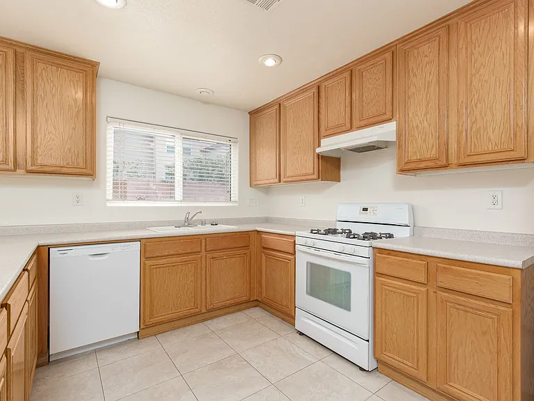 275 Calvino Ave — Photo 12