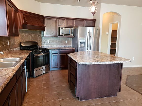 3rd image of 11537 Merejildo Madrid St