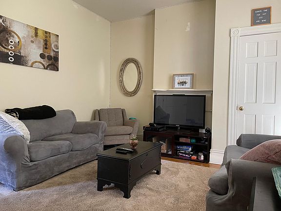 2nd image of 117 S Cherry St