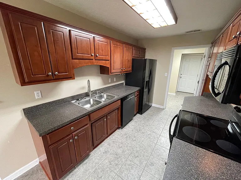 1547 Overlook Cir — Photo 7