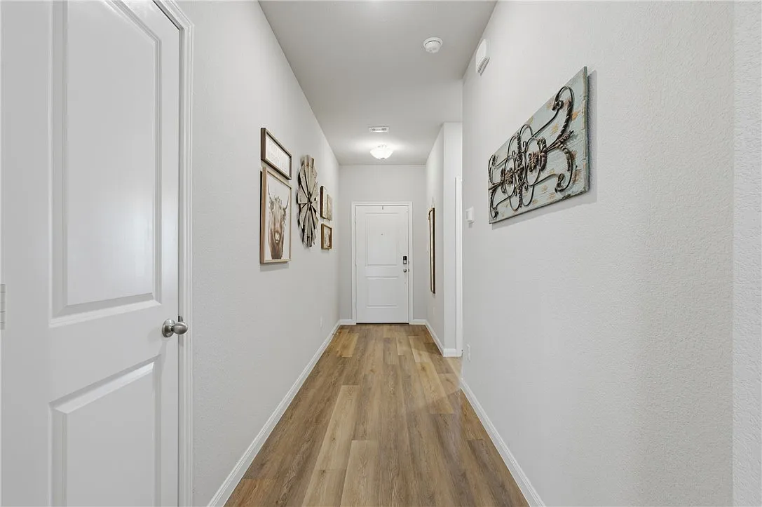 3 bed, 1508 sqft, $2,000 — Photo 3