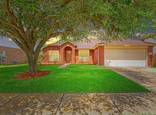 2210 Elm Forest Dr, Pearland, TX 77584