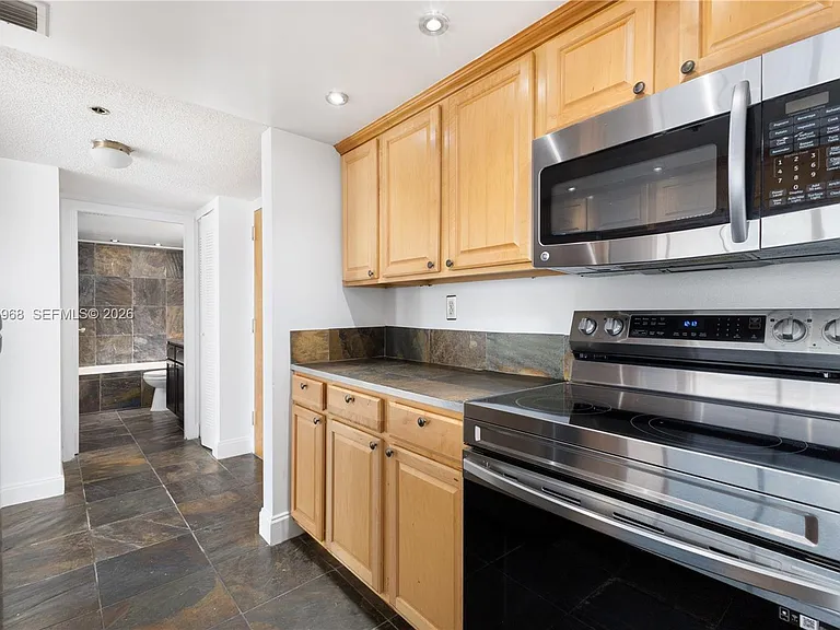 7601 E Treasure Dr #1621 — Photo 25