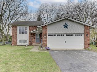 4237 Augusta Dr, Crown Point, IN 46307