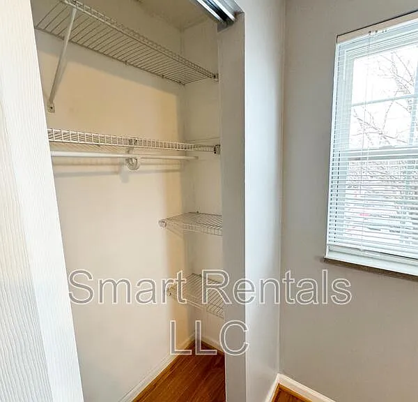 2705 Laclede Station Rd — Photo 12