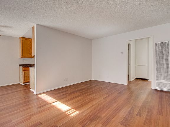 4th image of 11815 Gilmore St APT 219