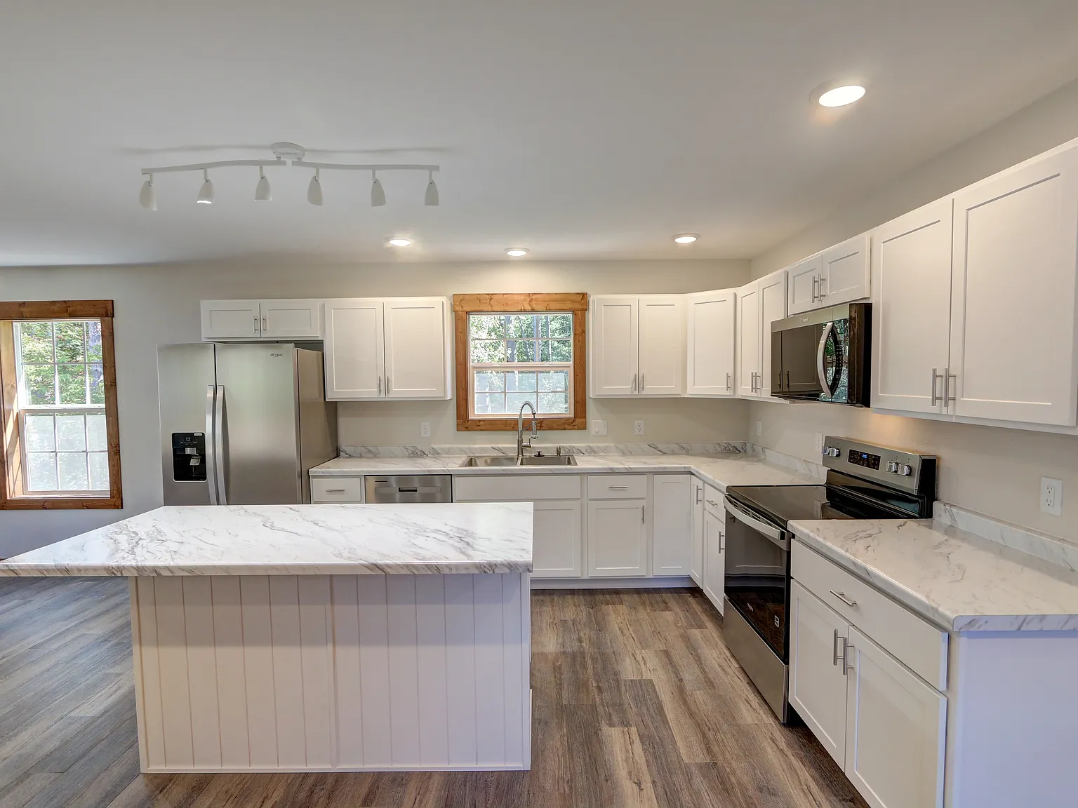 Pine Point Dr, Hayward — Photo 2