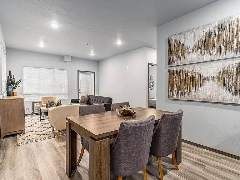 2513 N Regal St — Photo 6