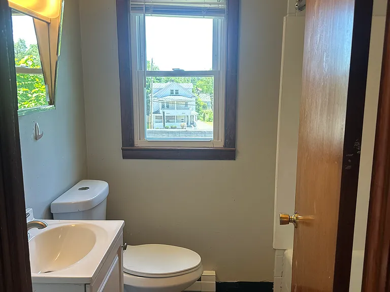 49 North St #5 — Photo 4