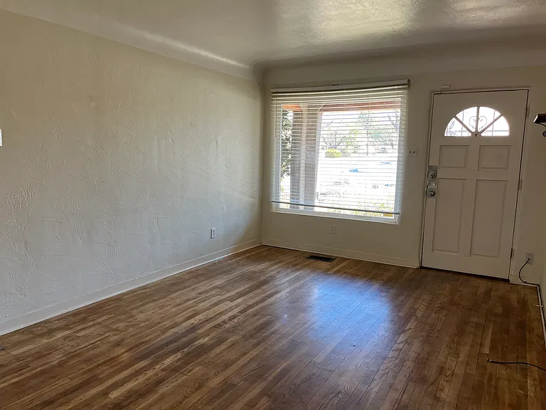 501 Carlisle Blvd SE — Photo 17