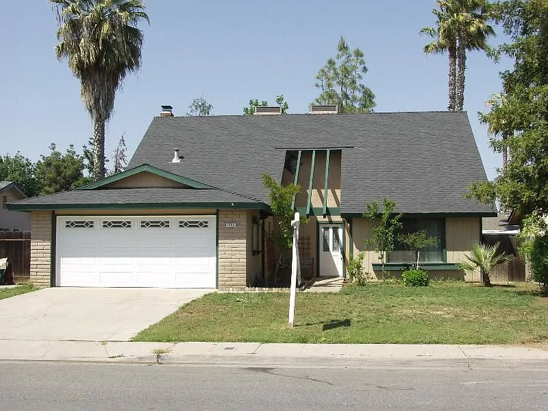 1585 Morris Ave photo 1