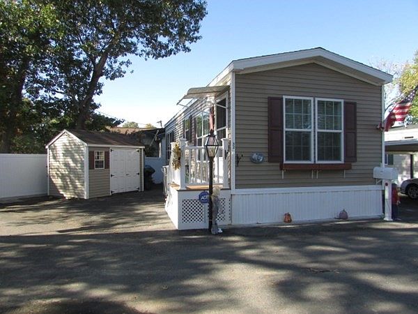 1st image of 32 Stella Dr