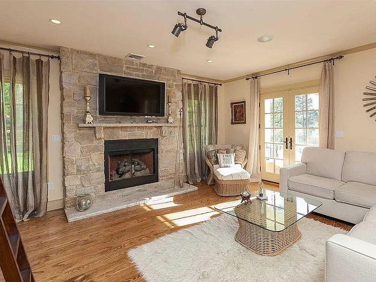 470 River Rd — Photo 9