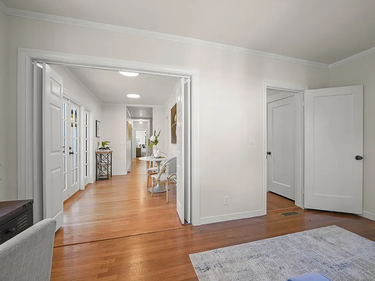 554 Edgewood Rd — Photo 20