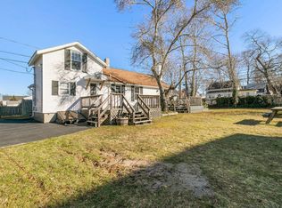 38 E Central Ave, Onset, MA 02558