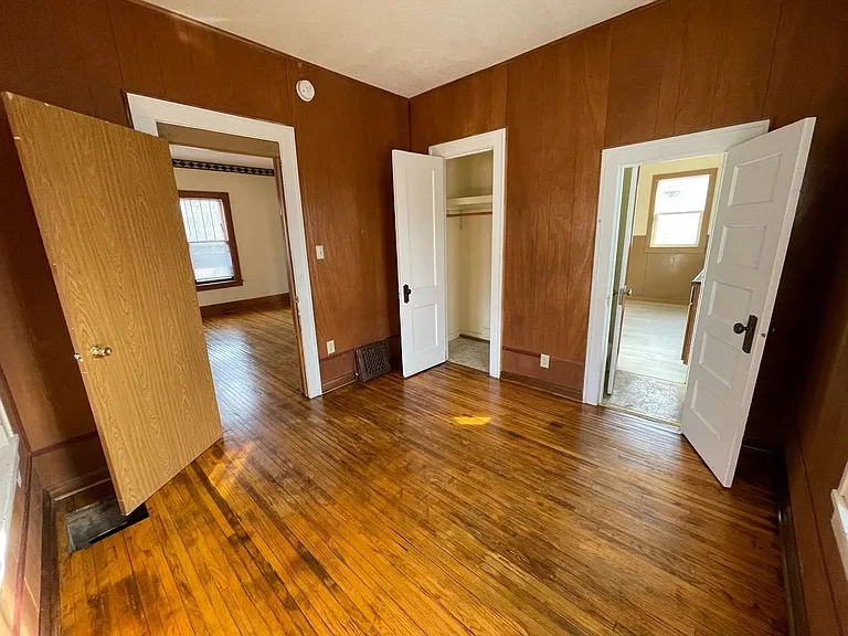 801 W 5th Ave — Photo 3