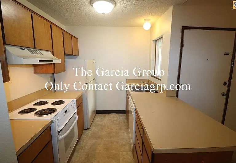 3712 S Kelly Ave #12 — Photo 3